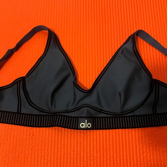 ALO YOGA Airlift Line Up Bra - Picture 1 of 2